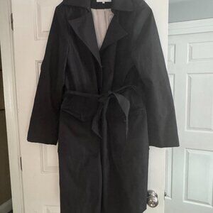 Stay Stylish & Dry with This XL Calvin Klein Women's Rain/Trenchcoat!